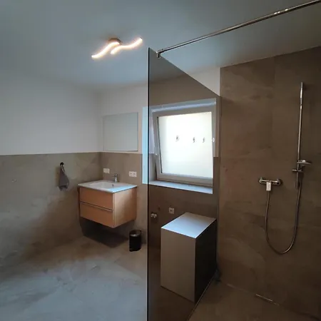 Koelblhof * ハート・イム・ツィラータール